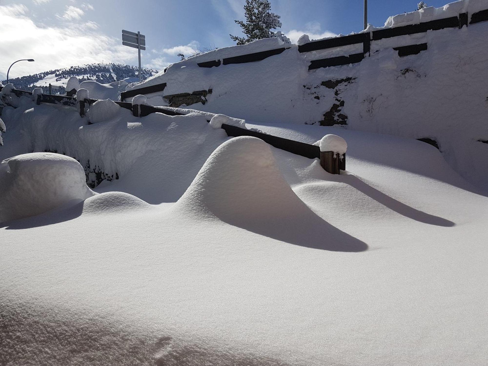 Auberge de jeunesse Xalet Refugi Pere Carné à La Molina  Extérieur photo